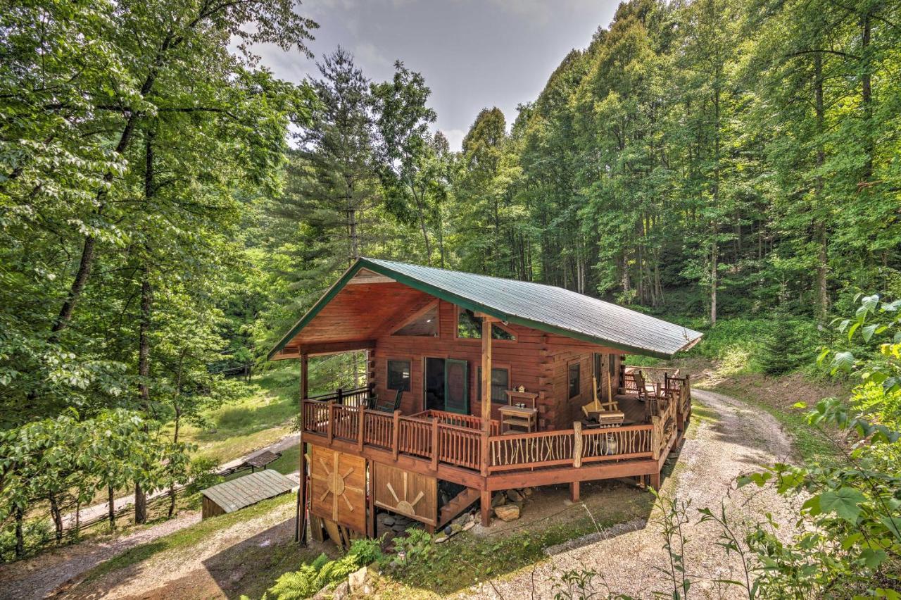 Bryson City Cabin With Wraparound Deck And Hot Tub Exterior photo
