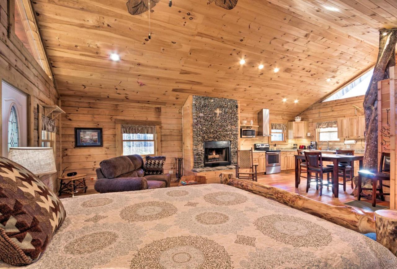Bryson City Cabin With Wraparound Deck And Hot Tub Exterior photo